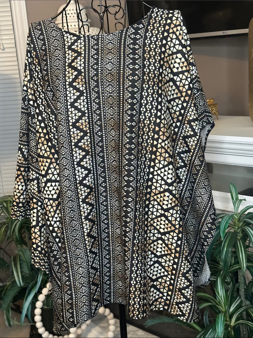 Black and Cream Geometric Poncho